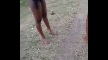 Colegialas jamaicanas filmadas bailando lascivamente